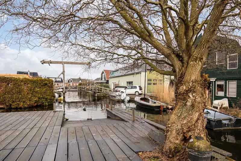 Huis te koop Aalsmeer: Riant perceel aan de Ringvaart met mogelijkheden