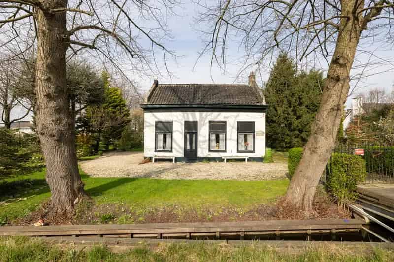 Huis te koop s Gravenweg Rotterdam 1400m2 perceel renovatie project