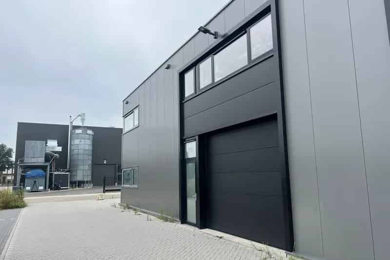 Bedrijfshal te Koop Herten 130m2  Duurzaam Goede Isolatie Zonnepanelen