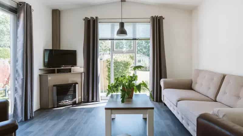 Chalet Goeree-Overflakkee Nabij Goedereede Strand en Rust