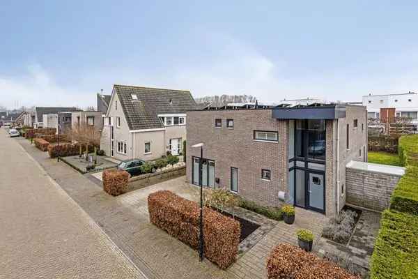 Huis Te Koop in 15, Valeriaanstraat, Heinkenszand, Zeeland