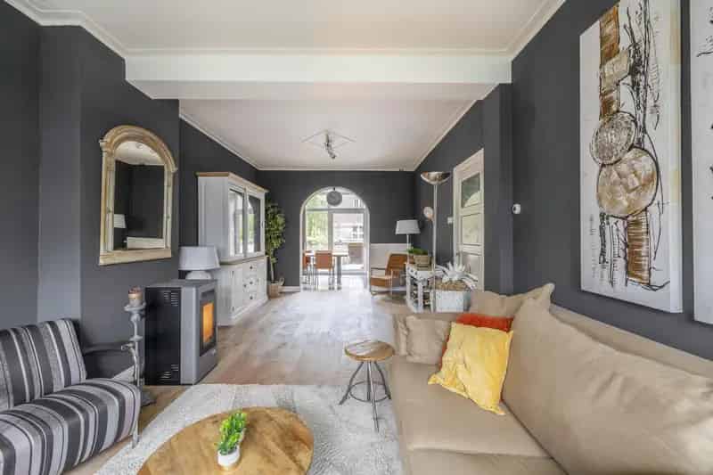 Ruime 5 Slaapkamer Woning met Luxe Badkamer en Souterrain