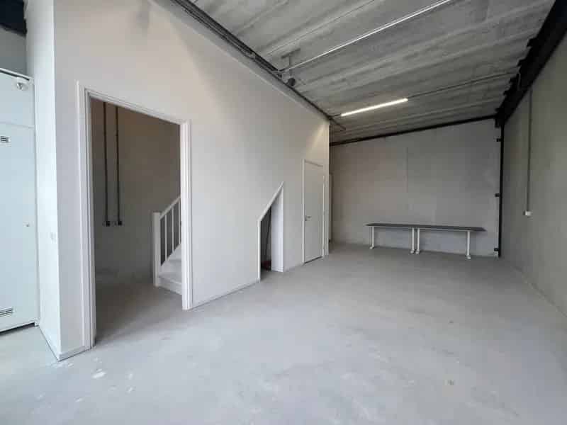 Bedrijfshal te Huur Sliedrecht 98m2 Nieuwbouw Kantoorruimte Opslag
