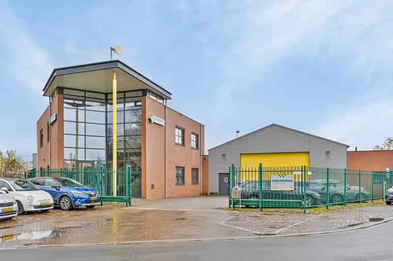 Bedrijfscomplex met Buitenterrein te Koop in Hengelo