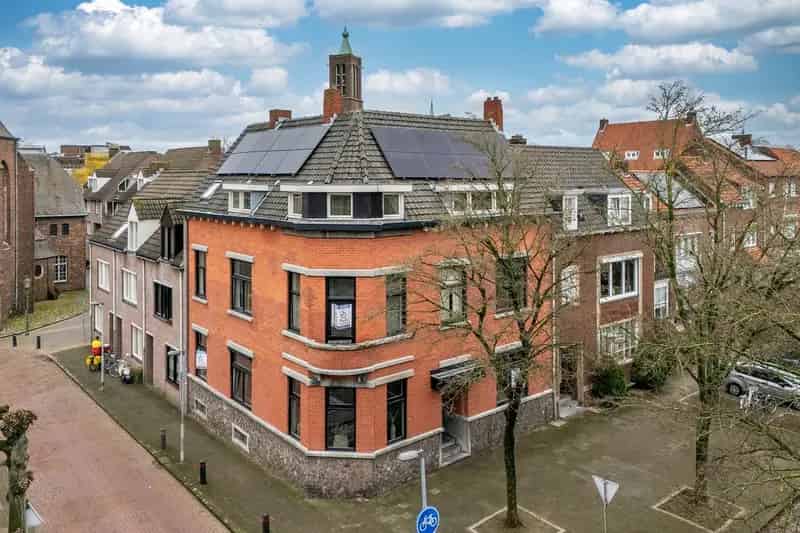Belegging Venlo Centrum: 294m² Herenhuis met 3 Keukens en Badkamers