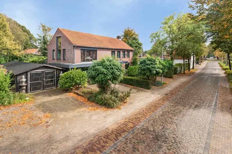 Winkel en woning te koop Lage Mierde