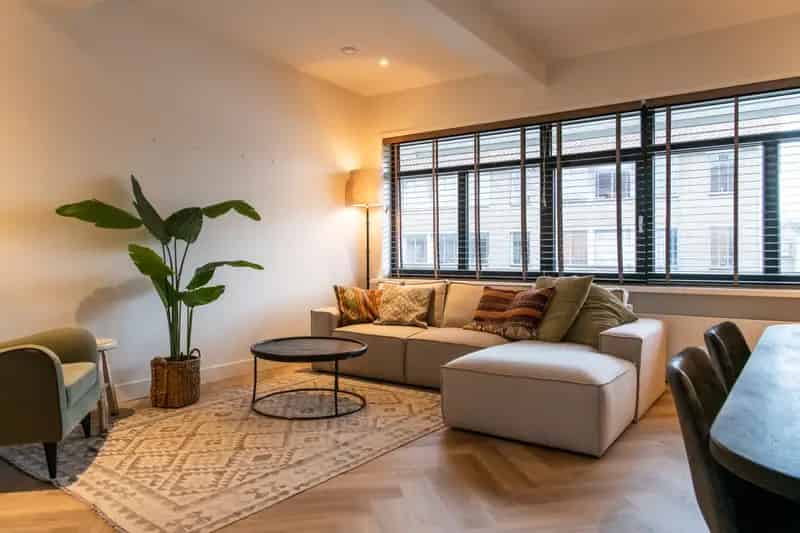 Volledig gemeubileerd luxe appartement aan de Landstraat in Bussum te huur