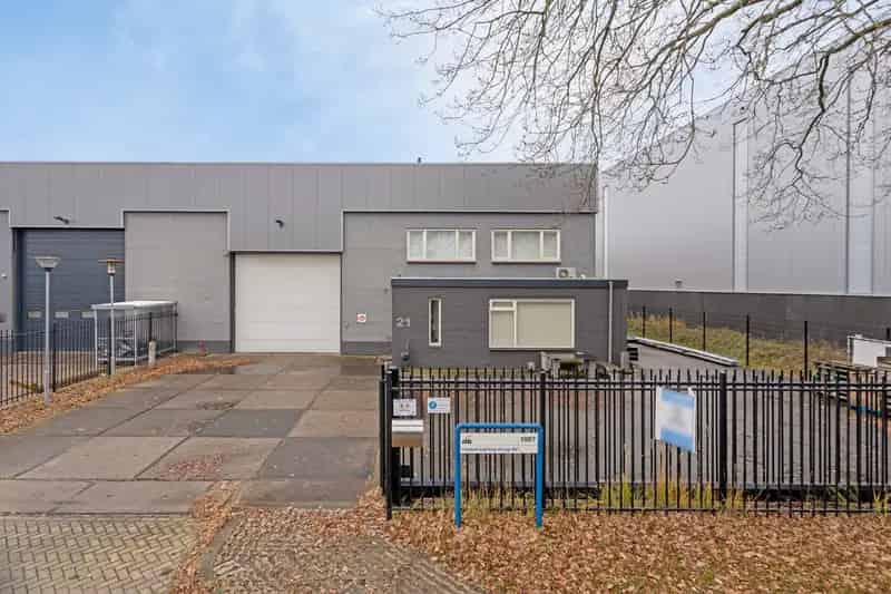 Bedrijfshal te Huur Waalwijk 1110m2
