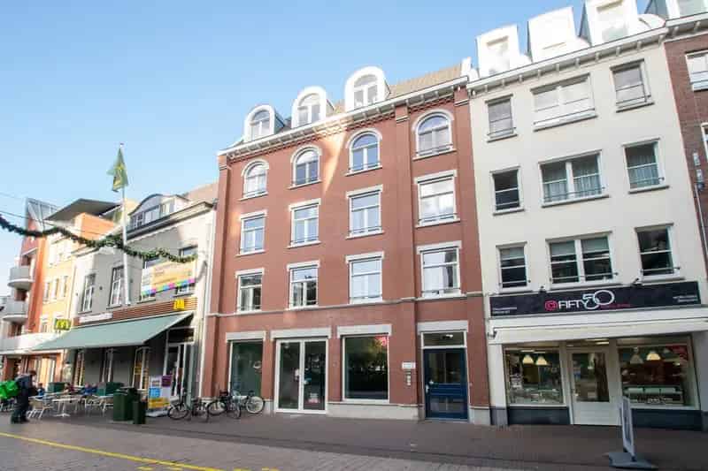 Winkel te Huur Roermond Centrum 165m² Nabij NS-Station