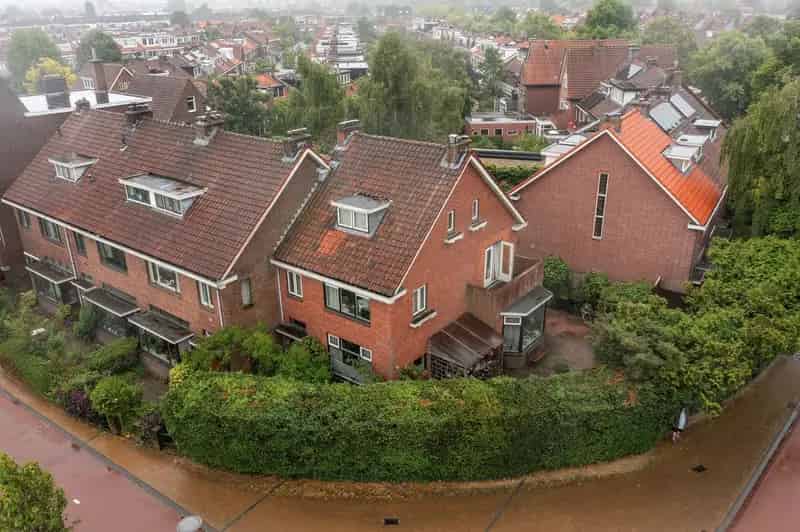 Huis te koop Delft Spoorsingel: 5-kamer hoekwoning 168m²