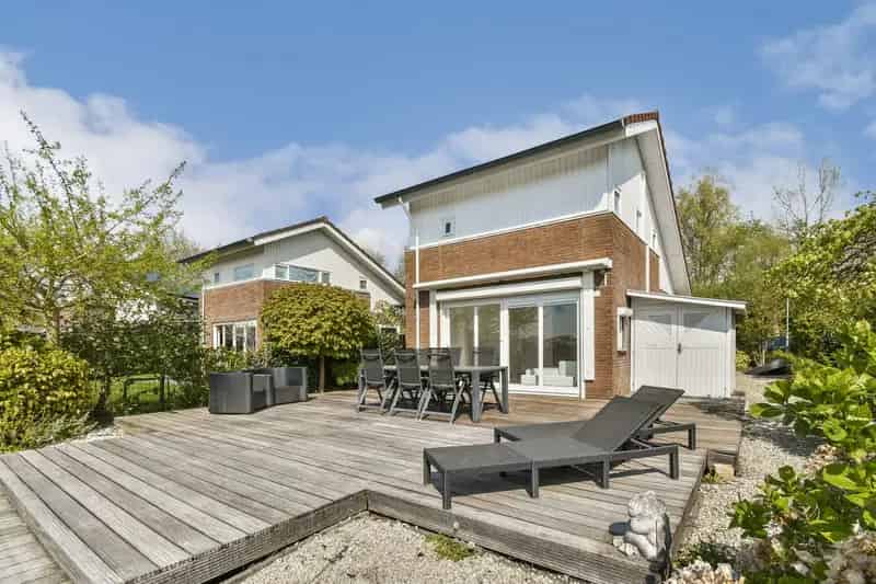 Huis te koop Vinkeveen: Waterwoning met ligplaats