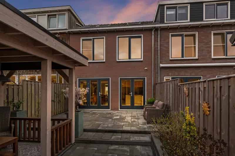 Ruime Tussenwoning Oud Monnickendam Nabij Centrum