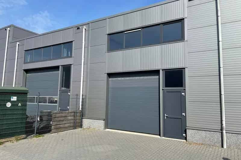 Bedrijfshal te huur Limmen 123m²