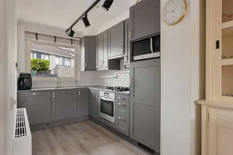 Ruime 4 Slaapkamer Huis Westerwatering Zaandam Nabij NS Station