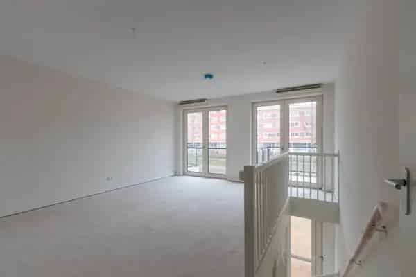 Appartement Vrouw Avenweg Den Haag