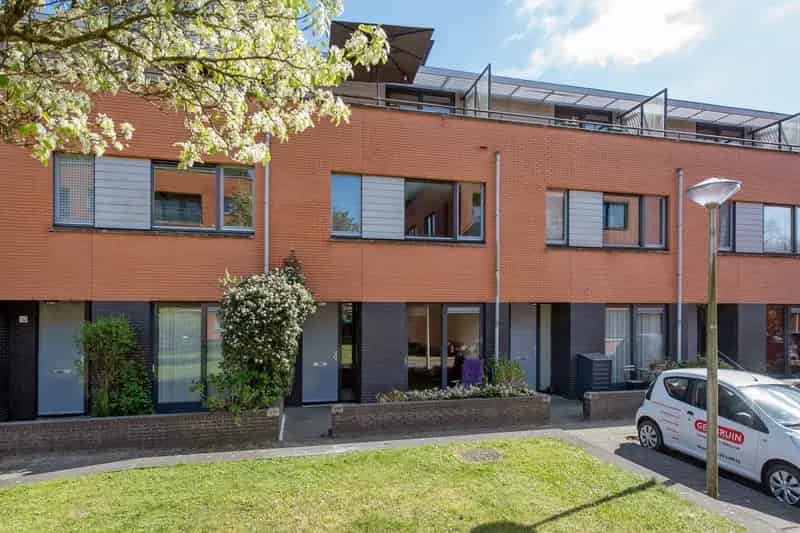 Huis te koop Delft: Ruime gezinswoning 5 slaapkamers Indische Buurt