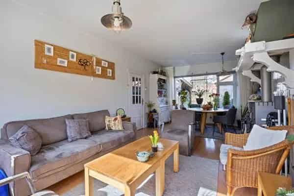 Eengezinswoning Enter 3 slaapkamers grote garage tuin westen