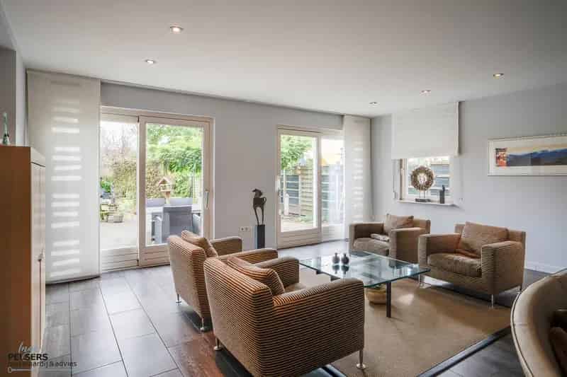 Luxe Woning Swalmen Zwembad Grote Tuin Multifunctioneel