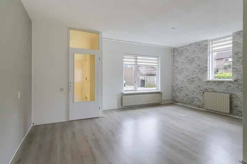 Huis te koop Apeldoorn: 3 slaapkamers, tuin, berging