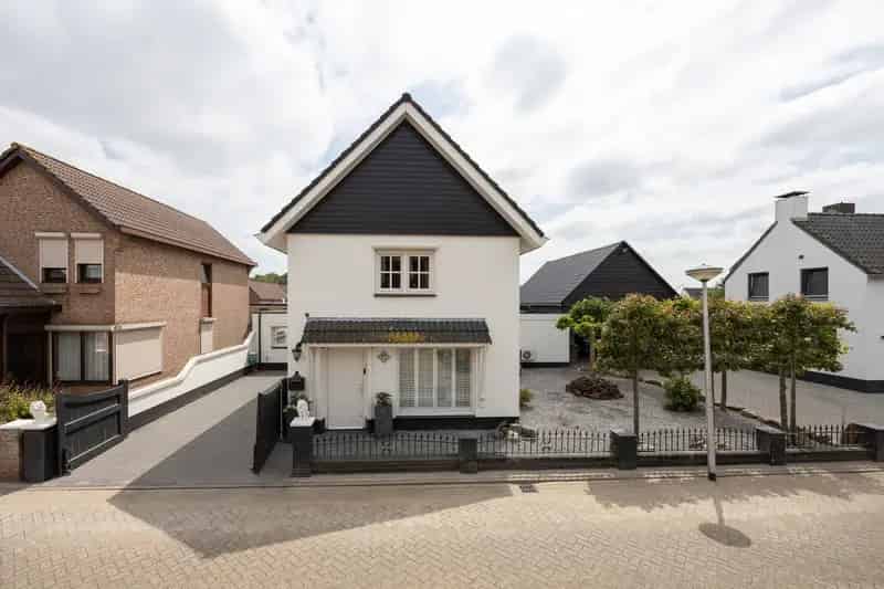 Huis te koop Rugstraat: Dubbele bewoning, grote garage en tuin
