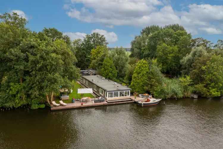 Huis te koop: Vreelandseweg 83 1393 PE Nigtevecht 
