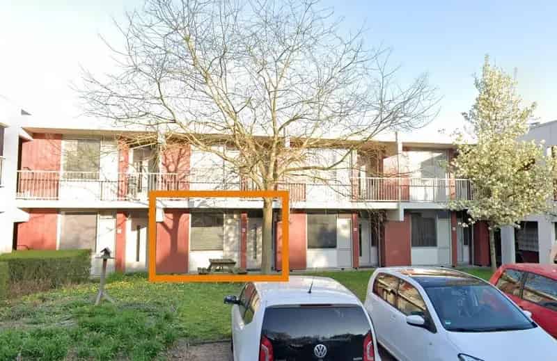 Knollenpad 66: Appartement in groen hofje met gratis parkeren