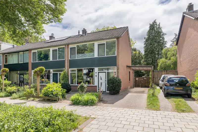 Huis te koop Doorn: Ruime hoekwoning nabij bos