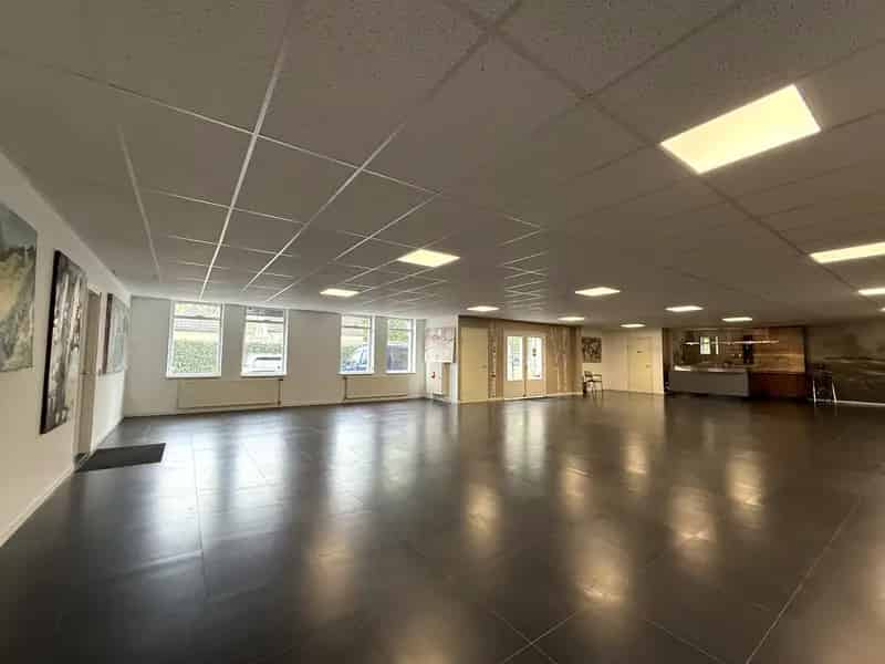 Kantoorruimte te Huur Nieuwkuijk 550m2
