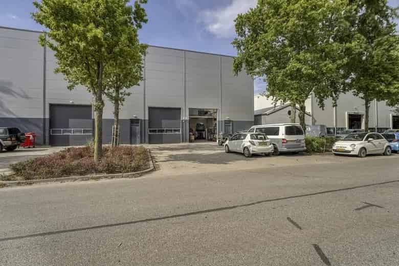 325 m2 bedrijfsruimte te huur in Katwijk