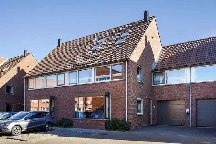 5-kamer Eengezinswoning Den Hoorn Royale Tuin Garage Zonnepanelen