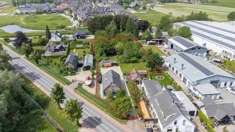Huis te koop Waardenburg Steenweg 11 156m2 2850m2 tuin