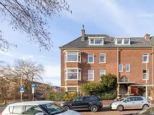 Sfeervol 45-kamer hoekappartement 110m² Vruchtenbuurt Den Haag