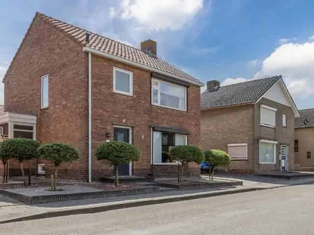 Vrijstaande woning Vogelwaarde 4 slaapkamers instapklaar