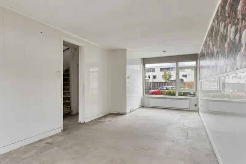 Tussenwoning Hoogvliet 87m2 3 kamers starters klussers