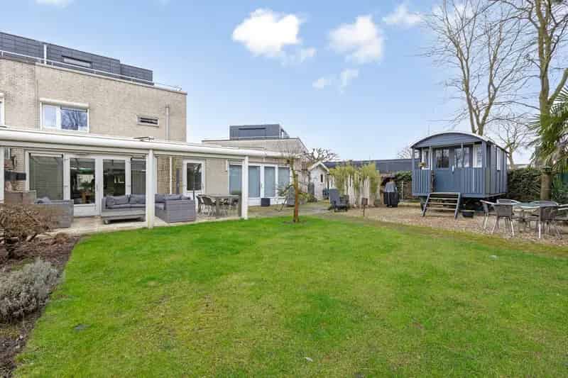 Ruime 2-onder-1-kapwoning Dalem Zuid met Praktijkruimte