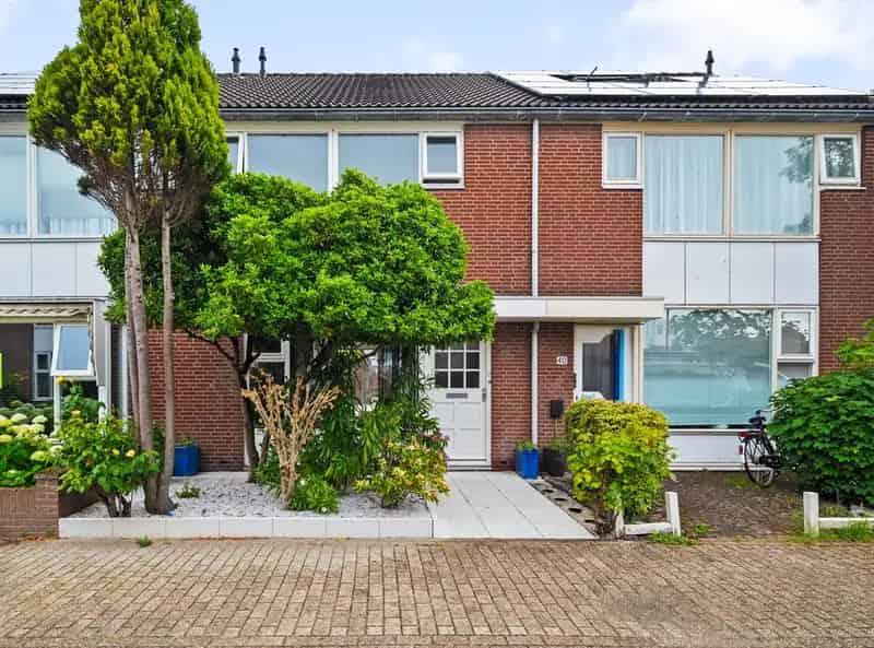 Huis te koop Beverwijk 3 slaapkamers diepe tuin