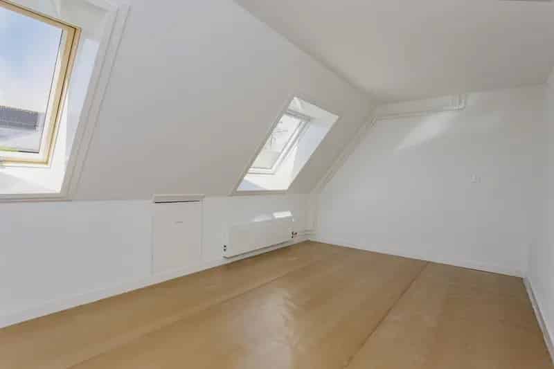 Ruime 4 Slaapkamers Gezinswoning Batau Noord Moderne Badkamer Zonnepanelen
