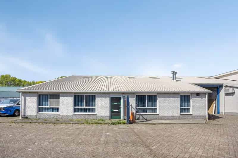 Bedrijfshal Sprundel | Zoek bedrijfshallen te huur: Korte Hei 5 4714 RD Sprundel 
