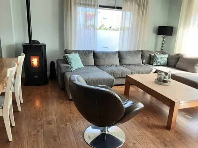 Vrijstaande woning te huur in Burgerbrug 102m2 4 kamers