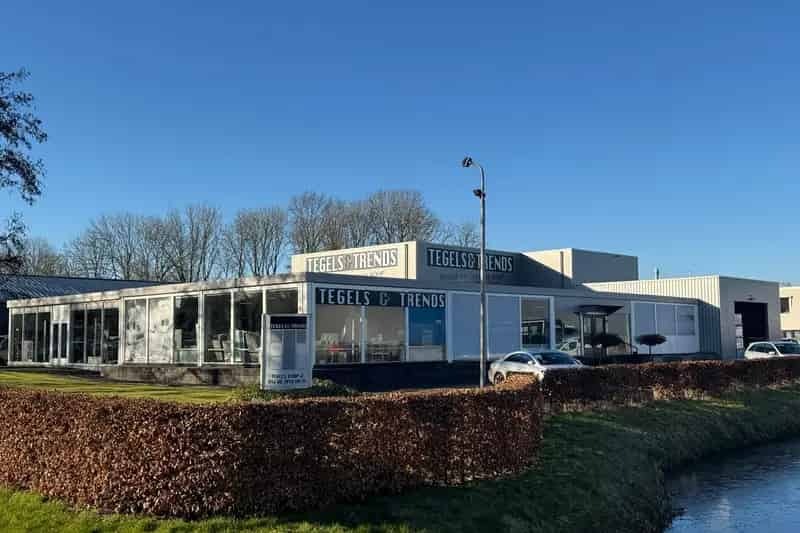 Bedrijfshal te koop Leek 1095m2 Showroom Buitenopslag A++