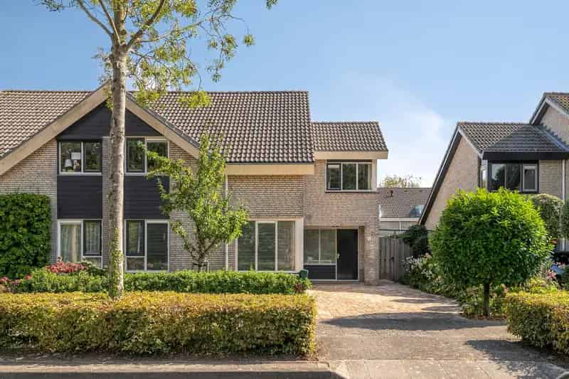 Huis te koop: Menuetstraat 11 1312 TX Almere | Funda