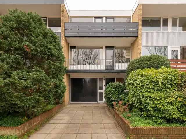 Familievilla 4 slaapkamers nabij Park en Mall of the Netherlands