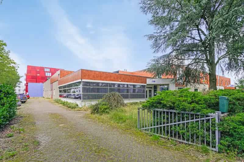 Bedrijfshal te Huur Nijmegen 1867m2 Opslag Kantoor