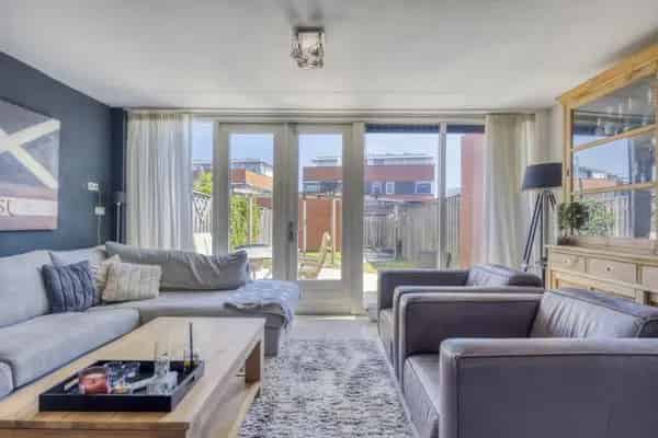 Ruime gezinswoning 5 slaapkamers Nieuw West