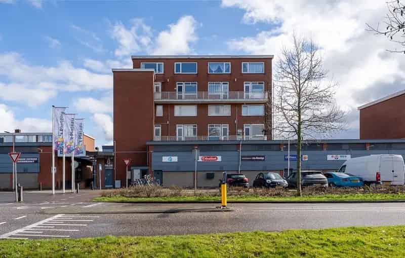 4 Kamer Maisonnette Appartement boven Winkelcentrum 't Plateau