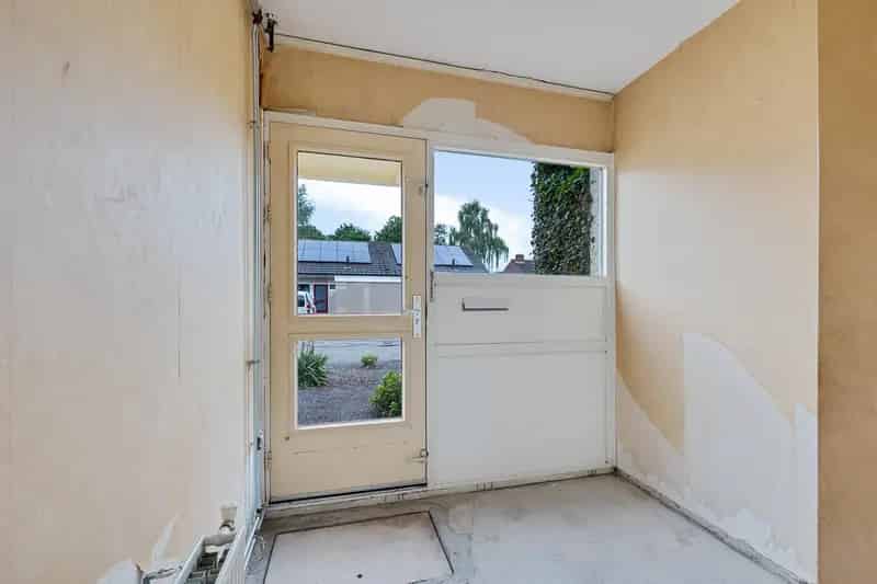 Te Koop: 4 Slaapkamers Tweekapper Zwartemeer Modernisering