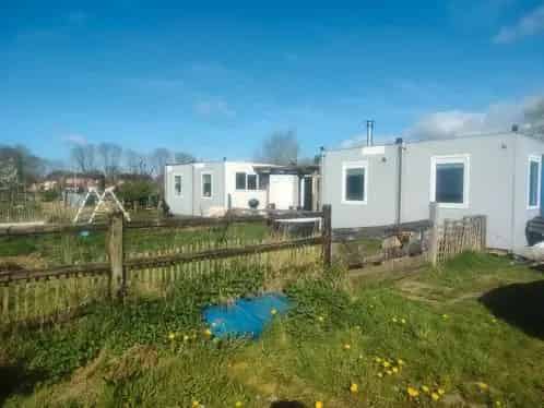 5 Slaapkamers 200m2 Unit Ruime Woonkeuken Nieuwe Daken