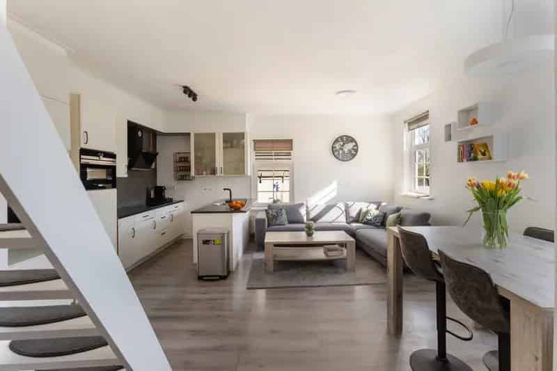 Halfvrijstaande Dijkwoning Alblasserdam Starterwoning Gemoderniseerd