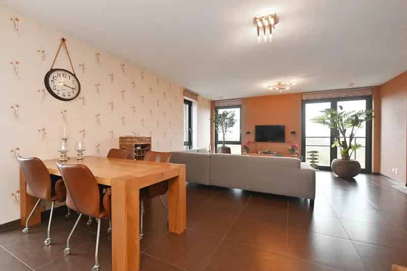 4 Kamer Appartement Den Haag Westduinpark  107m2 Parkeerplaats