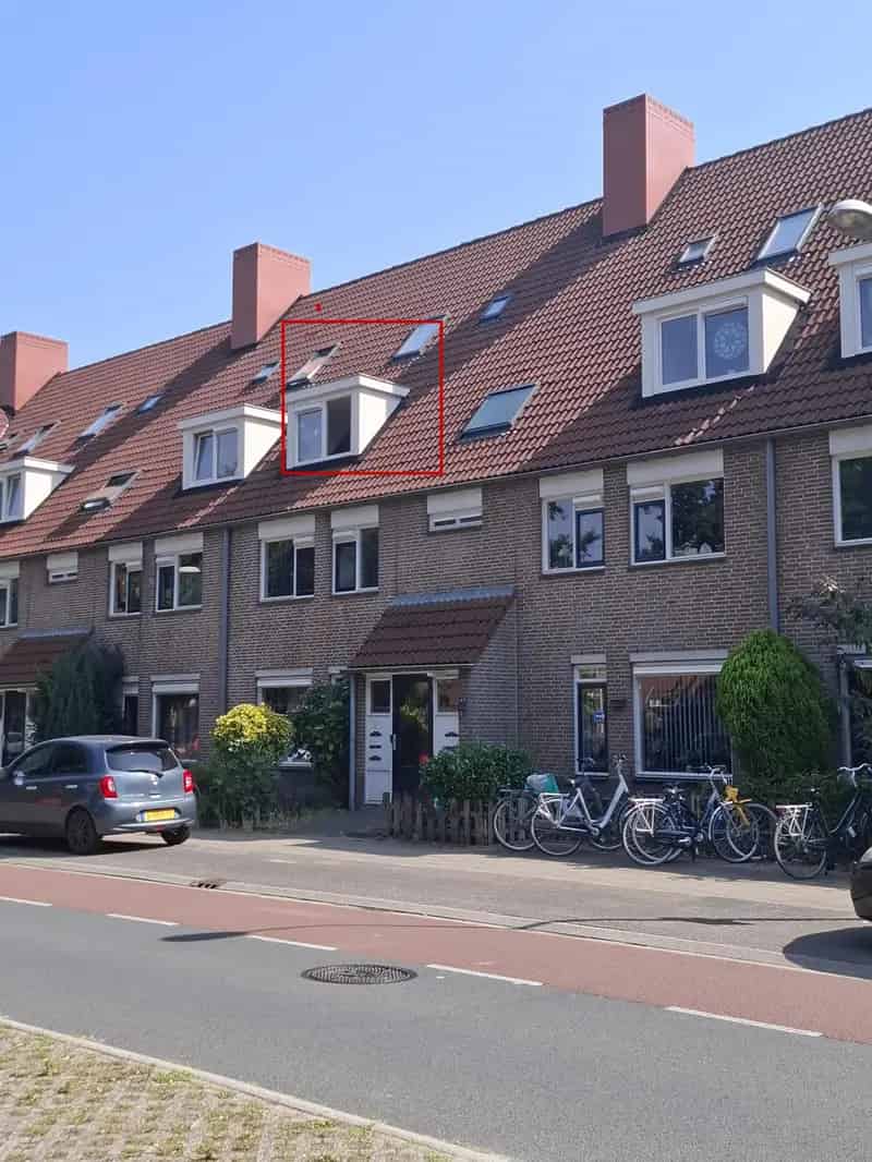 Ruime woning nabij Goffertpark met overnames